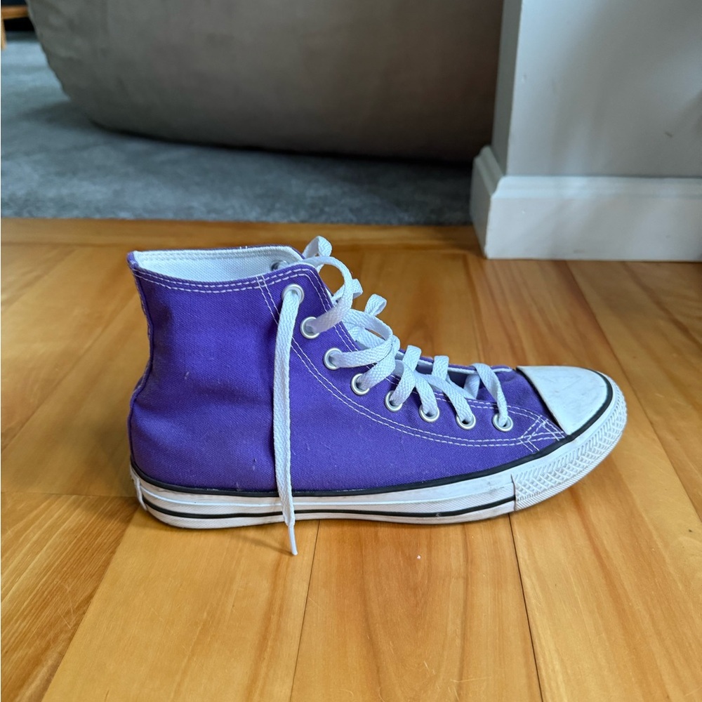 Converse W9.5 M7.5 Purple High-Top Sneakers